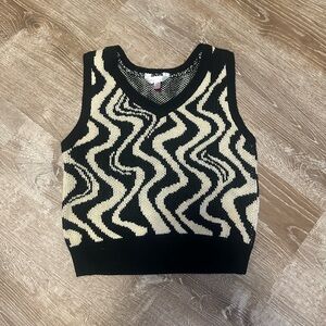 No Boundaries Black and Cream Knit Vest